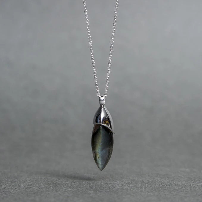 Necklaces &amp; Pendants
