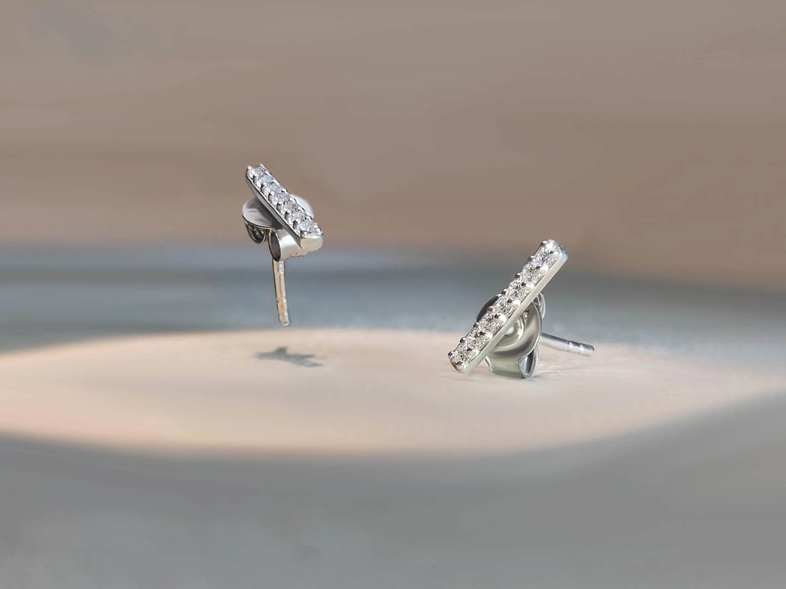Classic diamond bar Stud Earring
