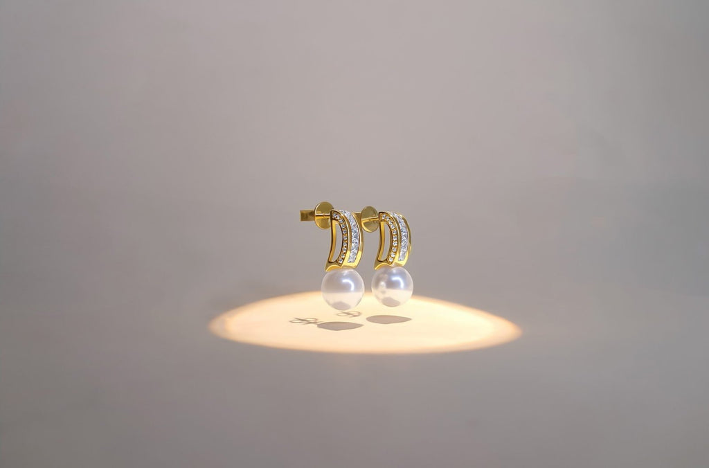 Pearl & Diamond Stud Earring